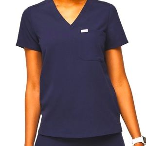 Figs Navy Catarina™ - One-Pocket Scrub Top Size: XS FREE SHIPPING!